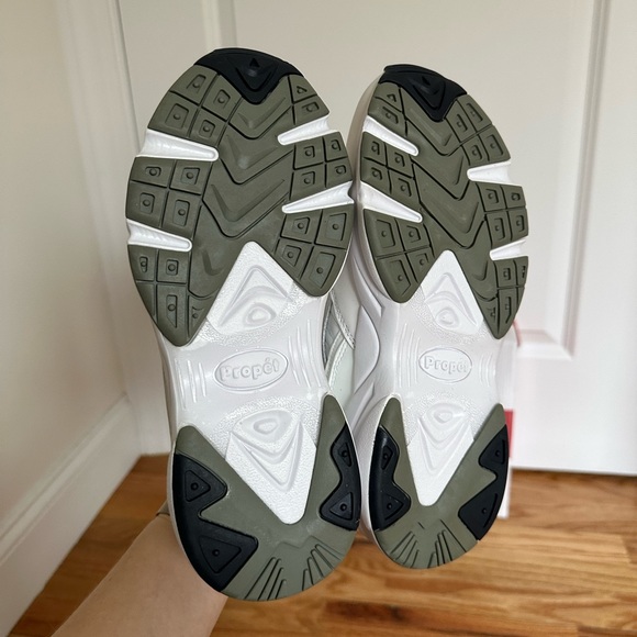 Propet Mens Stability Walker Sneakers - Picture 9 of 12